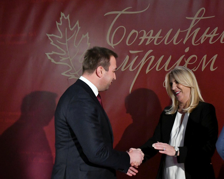 ИСТОЧНО САРАЈЕВО, 15. ЈАНУАРА /СРНА/ - Предсједник СПС-а Горан Селак је вечерас присуствовао традиционалном Божићном пријему који је организовала српски члан Предсједништва БиХ Жељка Цвијановић у Административном центру Владе Републике Српске у Источном Сарајеву.