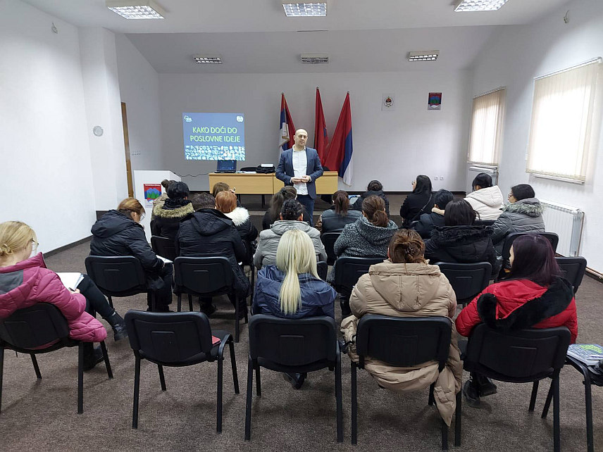 РИБНИК, 17. ЈАНУАРА /СРНА/ - У Превији код Рибника, у оквиру пројекта "Успјешна промјена положаја жена из руралних средина" данас је завршена петодневна едукација у којој је учествовало 20 жена из Босанског Петровца, Петровца/Дринића и Рибника.