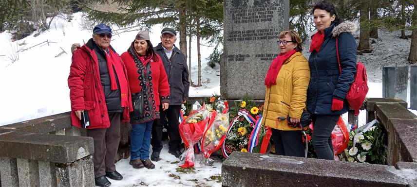 ХАН ПИЈЕСАК, 21. ЈАНУАРА /СРНА/ - У Пјеновцу код Хан Пијеска данас су обиљежене 83 године од погибије 59 пролетера и три народна хероја у сукобу партизанских и њемачких јединица потпомогнутим домобранима у Другој непријатељској офанзиви 1942. години.