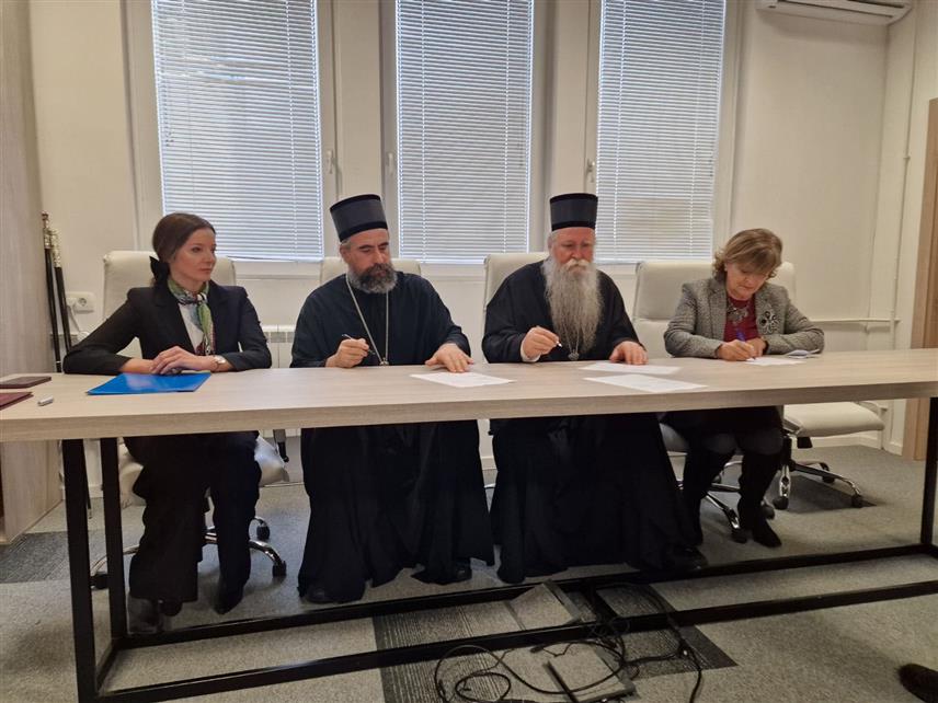 ПОДГОРИЦА, 21. ЈАНУАРА /СРНА/ - Митрополија црногорско-приморска и Епархија будимљанско-никшићка донирале су Дому здравља Никшић 20.000 евра за потребе надоградње спрата на згради Дјечијег диспанзера.