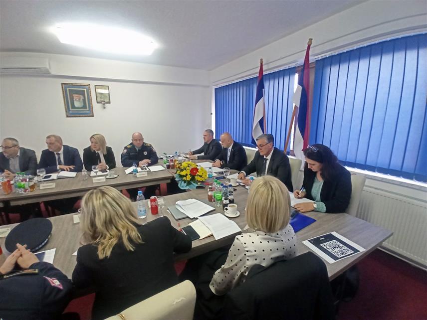 ЗВОРНИК, 22. ЈАНУАРА /СРНА/ - Министар унутрашњих послова /МУП/ Републике Српске Синиша Каран одржао је данас у Зворнику проширени колегијум министарства унутрашњих послова Републике Српске.	