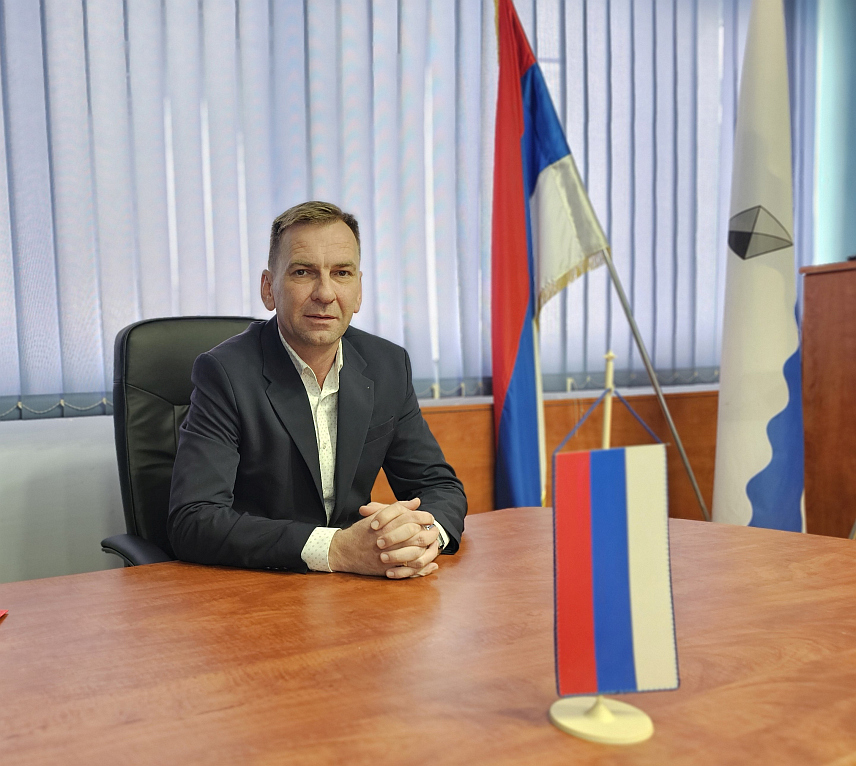 УГЉЕВИК, 22. ЈАНУАРА /СРНА/ - Начелник општине Угљевик Драган Гајић.