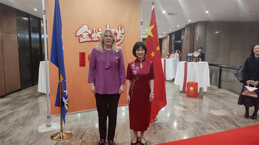 САРАЈЕВО, 23. ЈАНУАРА /СРНА/ - Пријем поводом обиљежавања Кинеске нове године и добродошлице новоименованом амбасадору Кине у БиХ Ли Фан одржава се у Сарајеву, а присуствује и српски члан и предсједавајућа Предсједништва БиХ Жељка Цвијановић.