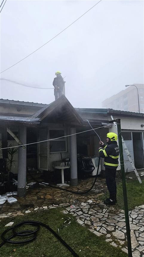 БРАТУНАЦ, 24. ЈАНУАРА /СРНА/ - Двије особе су повријеђене усљед експлозије гаса и пожара у угоститељском објекту "Давидов" у Братунцу.