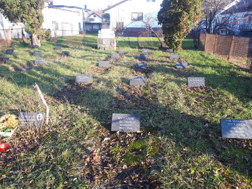 КОСTАЈНИЦА, 24. ЈАНУАРА /СРНА/ - Партизанско гробље у Костајници је спомен-обиљежје од изузетне важности за ову локалну заједницу и требало би да буде обновљено током прољећа.