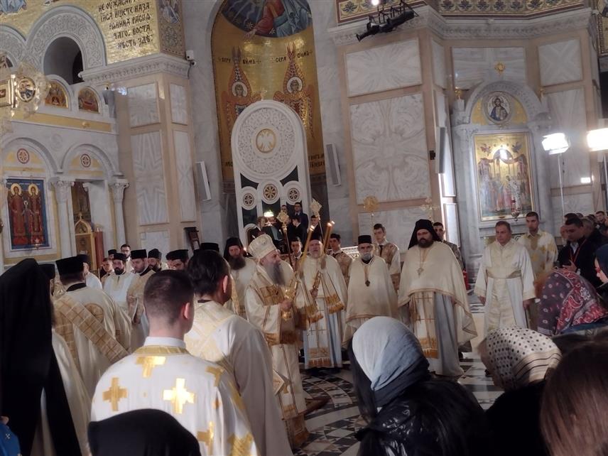 БЕОГРАД, 27. ЈАНУАРА /СРНА/ - Његова светост патријарх српски Порфирије на Савиндан служи Свету архијерејску литургију у Храму Светог Саве на Врачару.