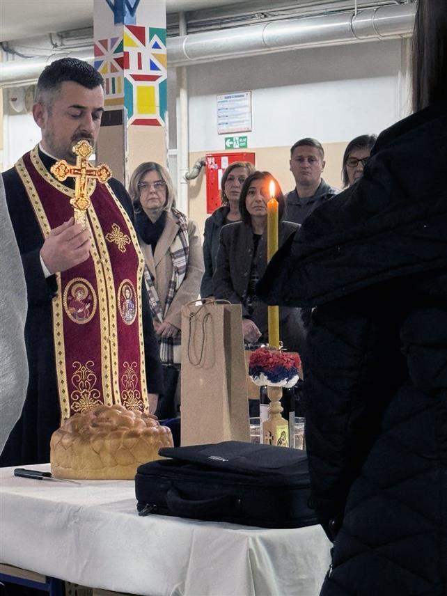 КОТОР ВАРОШ, 27. ЈАНУАРА /СРНА/ - Свети Сава прослављен је данас у Средњошколском центру /СШЦ/ "Никола Тесла" у Котор Варошу.	