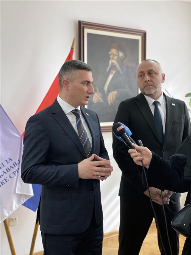 ПАЛЕ, 29. ЈАНУАРА /СРНА/ - Вршилац дужности директора Завода за запошљавање Републике Српске Дамјан Шкипина у обраћању новинарима данас на Палама након састанка са министром рада и борачко-инвалидске заштите Републике Српске Данијелом Егићем.	