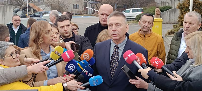 САРАЈЕВО, 29. ЈАНУАРА /СРНА/ - Адвокат Горан Бубић рекао је да је једина исправна одлука ослобађајућа пресуда у предмету против предсједника Републике Српске Милорада Додика и в.д. директора "Службеног гласника Српске" Милоша Лукића због "непоштовања одлука Кристијана Шмита"