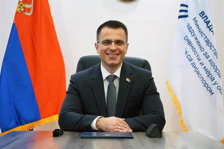 БЕОГРАД, 2. ЈАНУАРА /СРНА/ - Јачање веза Србије и Републике Српске један је од темеља јединства свих Срба, које је од кључног значаја за опстанак српског народа, изјавио је министар без портфеља у Влади Србије задужен за координацију активности и мјера у области односа са дијаспором Ђорђе Милићевић.