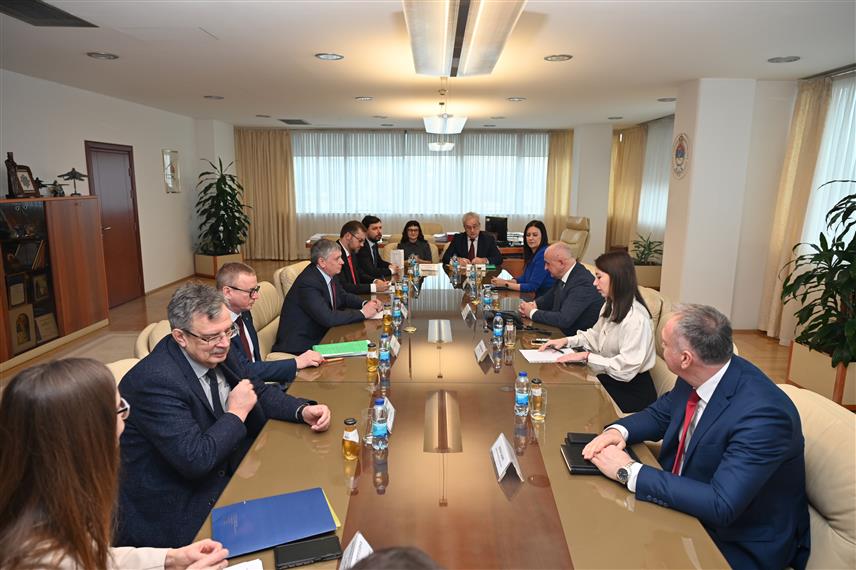 БАЊАЛУКА, 30. ЈАНУАРА /СРНА/ - Састанка министра енергетике и рударства Републике Српске Петра Ђокића са делегацијом Уралског федералног универзитета из Јекатеринбурга.