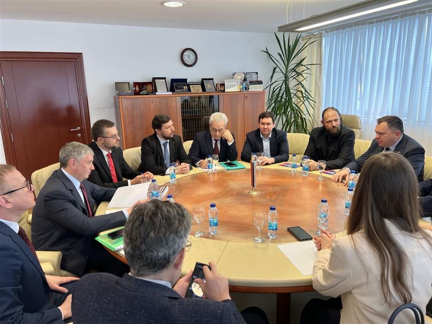 БАЊАЛУКА, 30. ЈАНУАРА /СРНА/ - Министар за научнотехнолошки развој и високо образовање Републике Српске Жељко Будимир на састанку са ректором Уралског федералног универзитета Виктором Кокшаровом.