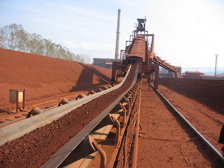 ЗВОРНИК, 30. ЈАНУАРА /СРНА/ - Компанија "Нова Алумина" из Зворника уговорила је набавку сировина потребних за рад фабрике у 2025. години и дефинисала потписаним годишњим уговорима неопходне количине за поптпуно испуњење плана производње, као и динамику допреме сировина.