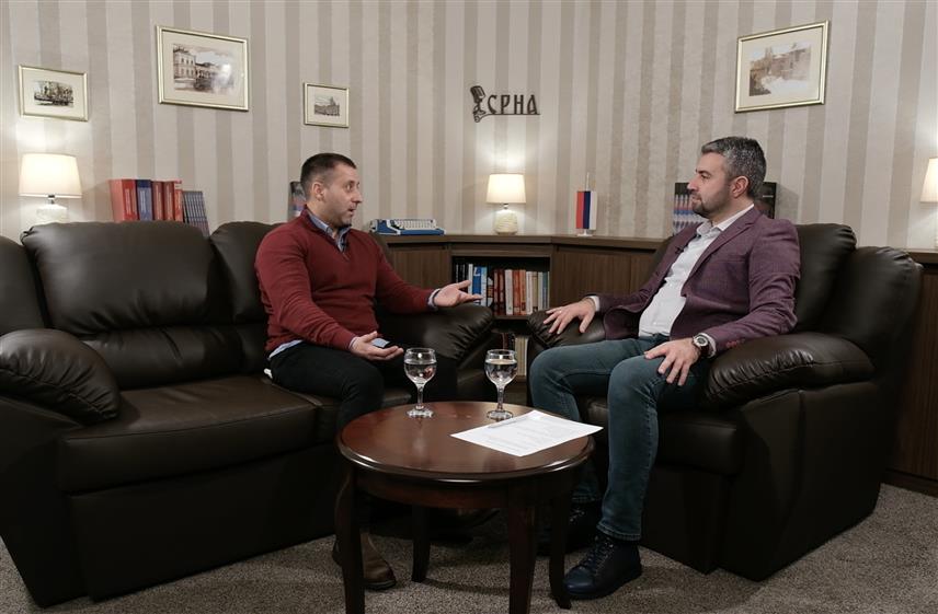 БАЊАЛУКА, 3. ЈАНУАРА /СРНА/ - Професор на Факултету политичких наука Универзитета у Бањалуци Владе Симовић током гостовања у подкасту СРНЕ.