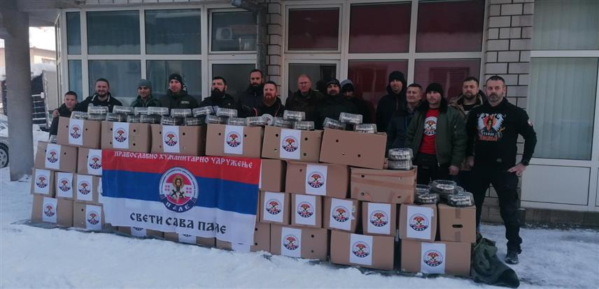 ПАЛЕ, 4. ЈАНУАРА /СРНА/ - Православно хуманитарно удружење "Свети Сава" са Пала данас је, поводом Божића, организовало подјелу прехрамбено-хигијенских пакета за 55 социјално угрожених суграђана, те чланова Удружења слијепих и слабовидих из Источног Сарајева.