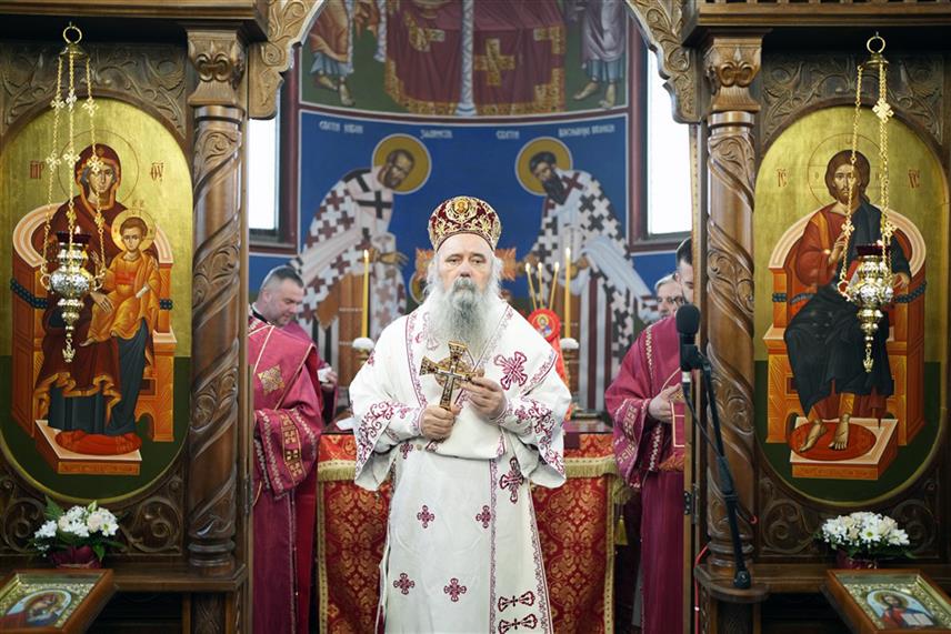 БИЈЕЉИНА, 5. ЈАНУАРА /СРНА/ - Његово високопреосвештенство архиепископ и митрополит зворничко-тузлански Фотије указао је на важност јединства Српске православне цркве и српског народа, те поручио да Република Српска, која је настала на темељима светосавља и православља, мора остати гарант јединства.