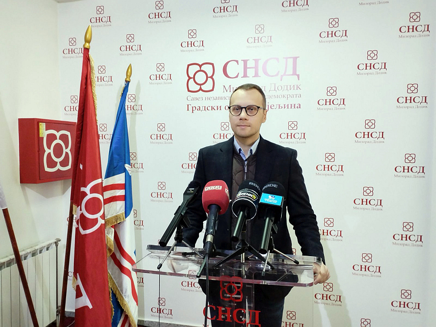 БИЈЕЉИНА, 8. ЈАНУАРА /СРНА/ - Предсједник Градског одбора СНСД Бијељина Бојан Савић.