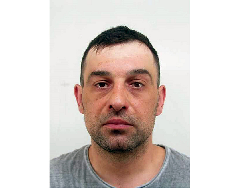 БИЕЉИНА, 8. ЈАНУАРА /СРНА/ - Полицијска управа Бијељина трага за Бојаном Станкићем из Бијељине чији је нестанак пријављен полицији.