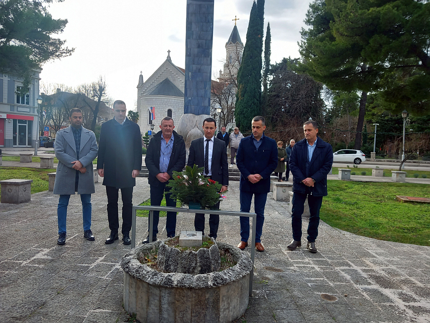 ТРЕБИЊЕ, 9. ЈАНУАРА /СРНА/ - Градоначелник Требиња Мирко Ћурић изразио је велику захвалност свим борцима који су се борили за Републику Српску и истакао да је у Српској, упркос све већим притисцима, све већа слога.