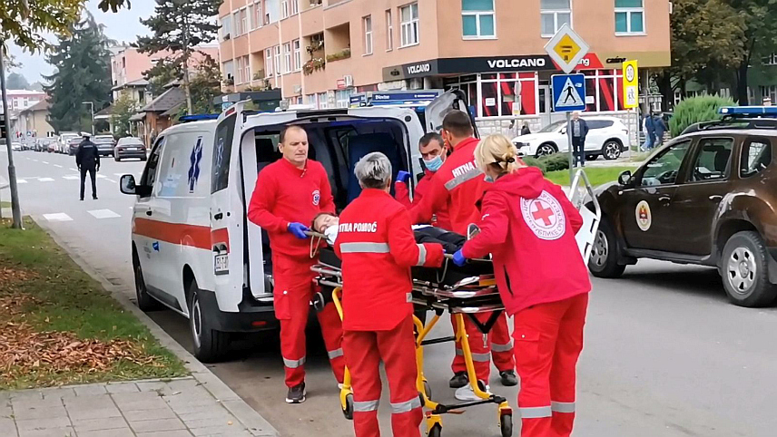 ДОБОЈ, 13. ОКТОБРА /СРНА/ - У Добоју је реализована показнa вјежбa реаговања у случају земљотреса чији је циљ да провјери и унаприједи оперативну спремност система заштите и спасавања о овом граду.
