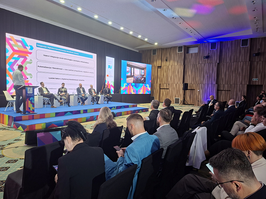 САРАЈЕВО, 17. ОКТОБРА /СРНА/ - 3. Међународна конференција логистике у БиХ одржана данас у Сарајеву у организацији Спољнотрговинске коморе БиХ.	