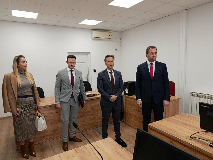 МРКОЊИЋ ГРАД, 17. ОКТОБРА /СРНА/ - Министар правде Републике Српске Горан Селак разговарао је данас са предсједником Основног суда у Мркоњић Граду Драженом Вулином.