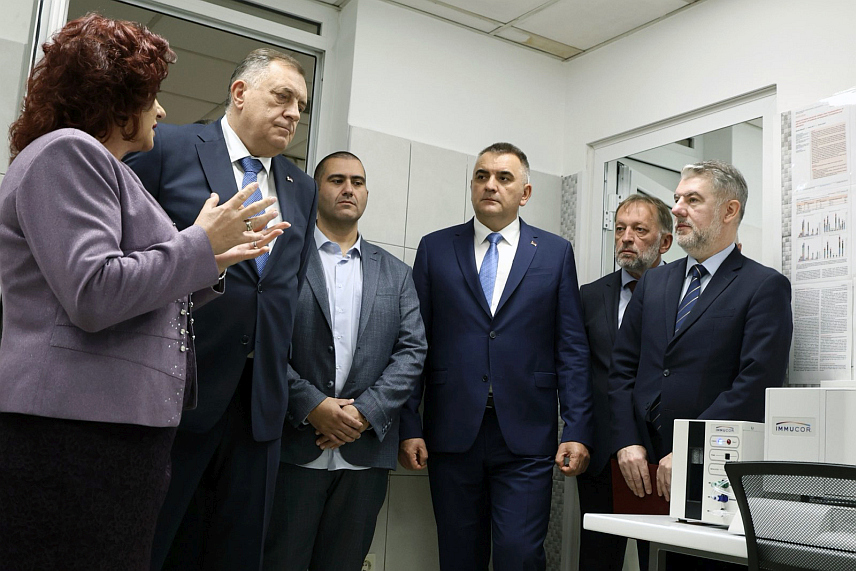 БАЊАЛУКА, 21. ОКТОБРА /СРНА/ - Лабораторија за XЛA типизацију ткива данас је отворена у Заводу за трансфузијску медицину Републике Српске у Бањалуци у присуству предсједника Милорада Додика.