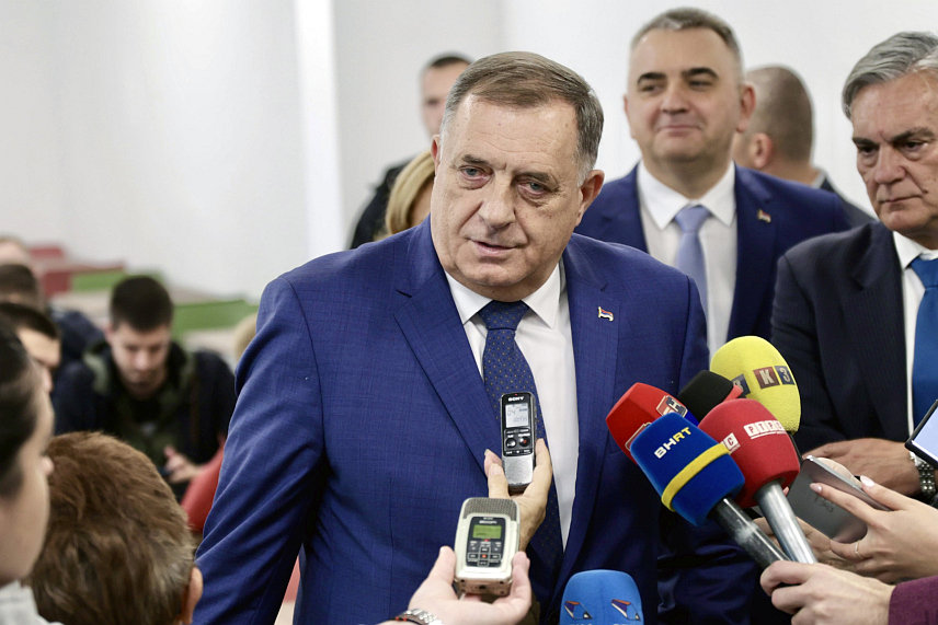 ИСТОЧНО САРАЈЕВО, 22. ОКТОБРА /СРНА/ - Предсједник Милорад Додик рекао је данас у Источном Сарајеву да је новоотворени објекат Студентског дома у овом граду један од најсавременијих у Републици Српској и да ће га студенти који редовно полажу испите користити бесплатно.	
