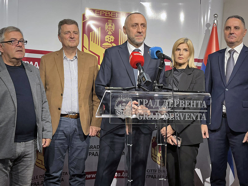 ДЕРВЕНТА, 23. ОКТОБРА /СРНА/ - Министар рада и борачко-инвалидске заштите Републике Српске Данијел Егић изјавио је данас у Дервенти да је овај град, упркос великим разарањима у Одбрамбено-отаџбинском рату, постао водећи привредни центар и успјешна локална заједница у Републици Српској.