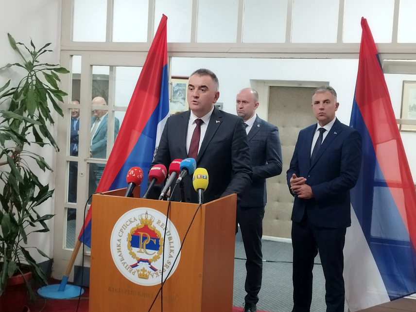 БРОД, 23. ОКТОБРА /СРНА/ - Премијер Републике Српске Саво Минић на конференцији за новинаре.