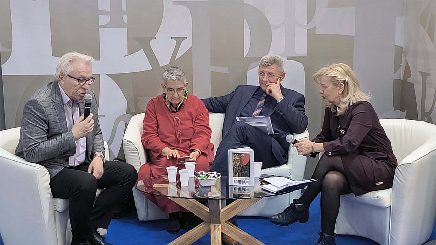 БЕОГРАД, 28. ОКTОБРА /СРНА/ - Изузетно свједочанство о геноциду над Србима у НДХ, стратишима, усташком логору Јасеновац и логорима за дјецу - књига "Памтимо - Геноцид над српским народом у НДХ" Мире Лолић Мочевић представљена је данас на Међународном сајму књига у Београду.	