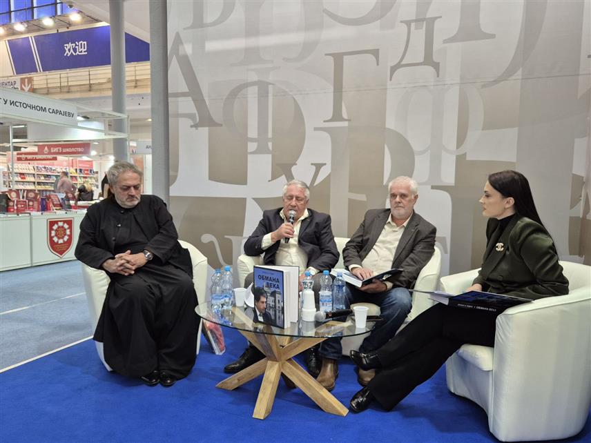 БЕОГРАД, 29. ОКТОБРА /СРНА/ - На штанду Републике Српске на Међународном сајму књига у Београду своју књигу "Обмана века" представио је и први хашки затвореник Душко Тадић, који најављује да ће поднијети захтјев за ревизију његове пресуде, јер сматра да су се појавиле нове чињенице.