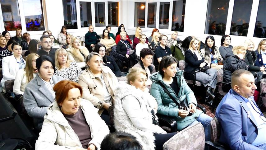 ВИШЕГРАД, 29. ОКТОБРА /СРНА/ - У Вишеграду је вечерас одржано предавање "Превенција рака дојке и едукација о самопрегледу дојки" у организацији Дома здравља Вишеград.