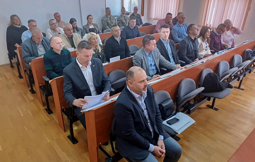ВИШЕГРАД, 30. ОКТОБРА /СРНА/ - Одборници Скупштине општине Вишеград усвојили су данас Нацрт ребаланса буџета за ову годину у износу од 17.338.000 КМ који је већи од планираног буџета за 416.000 КМ, односно 2,46 одсто.