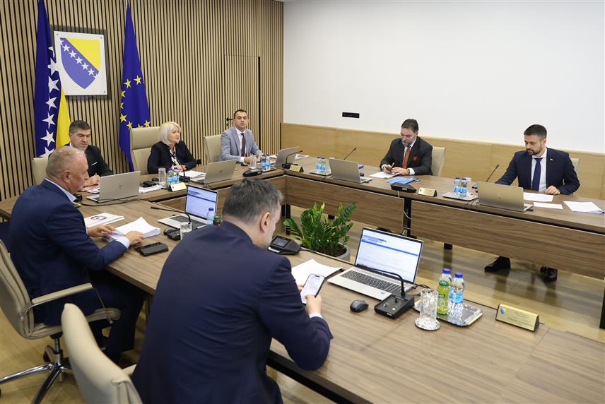 САРАЈЕВО, 30. ОКTОБРА /СРНА/ - Сједница Савјета министара у Сарајеву.