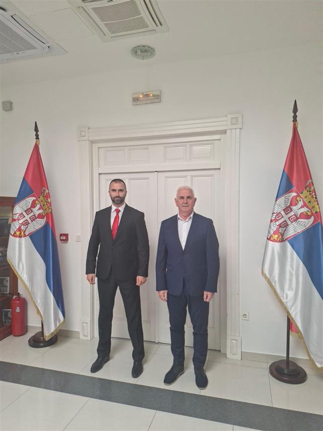 МОСТАР, 3. ОКТОБРА /СРНА/ - Министар правосуђа и управе Ливањског кантона Александар Родић и генерални конзул Србије у Мостару Васо Гујић.