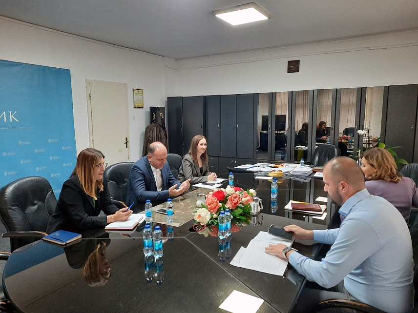 ЗВОРНИК, 7. ОКТОБРА /СРНА/ - Градоначелник Зворника Бојан Ивановић разговарао је данас са замјеником Омбудсмана за дјецу Републике Српске Јованком Вуковић.	