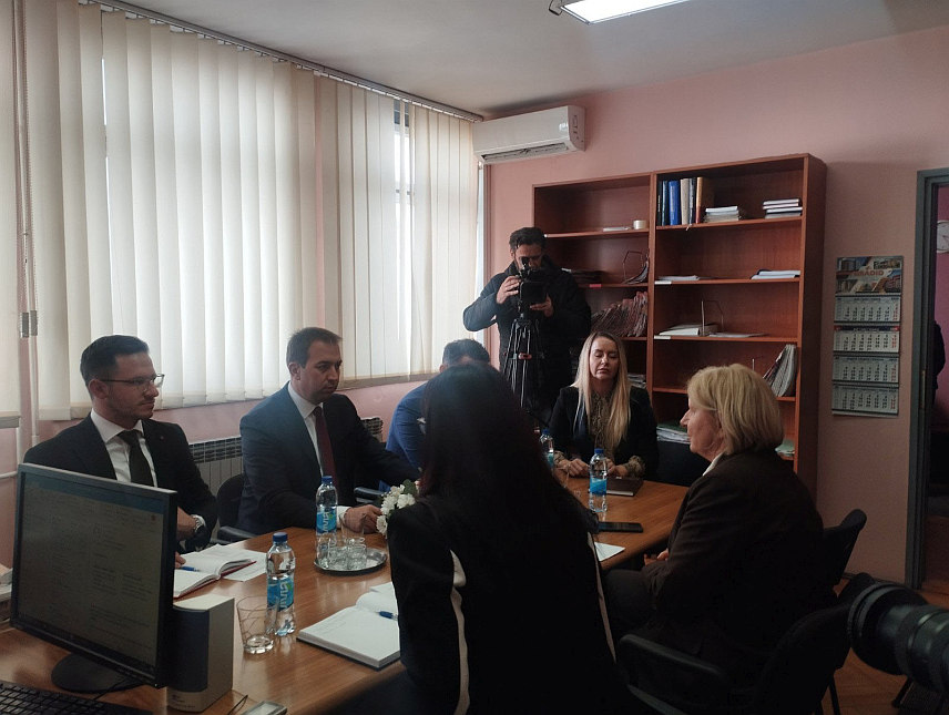 ГРАДИШКА, 8. ОКТОБРА /СРНА/ - Министар правде Републике Српске Горан Селак током посјете Основном суду у Градишци.