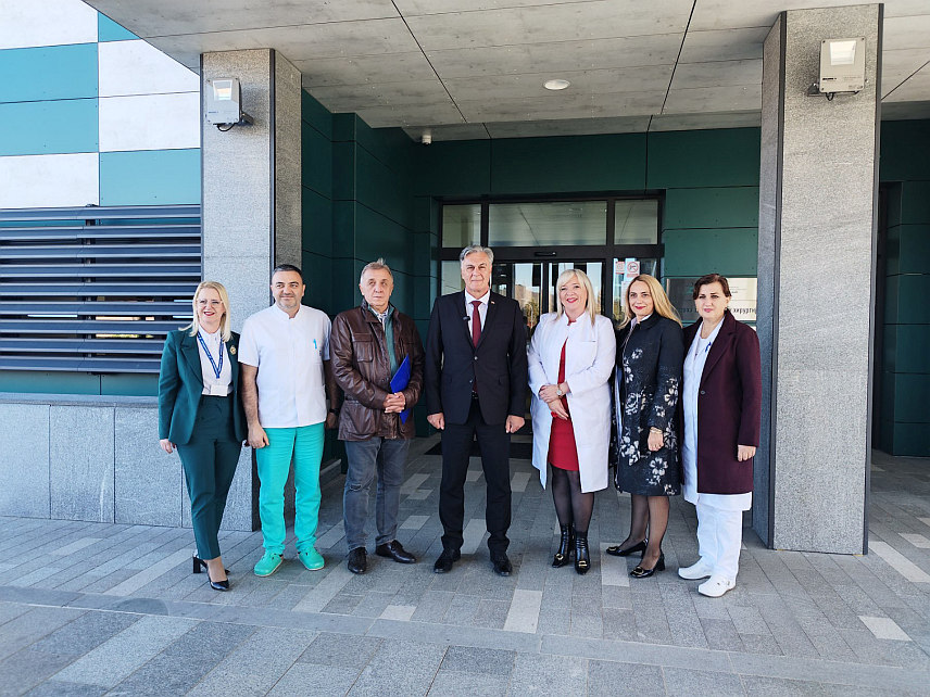 БАЊАЛУКА, 11. НОВЕМБРА /СРНА/ - Министар за научнотехнолошки развој и високо образовање Републике Српске у посјети је Институту за физикалну медицину, рехабилитацију и ортопедску хирургију "Др Мирослав Зотовић" у Слатини.