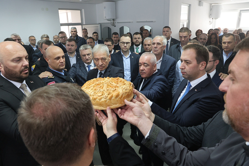 БИЈЕЉИНА, 11. НОВЕМБРА /СРНА/ - Министар правде Републике Српске Горан Селак присуствовао је данас обиљежавању крсне славе КПЗ Бијељина - Светог преподобног Аврамија Затворника.