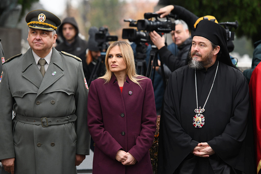 БЕОГРАД, 11. НОВЕМБРА /СРНА/ - Државну церемонију поводом Дана примирја у Првом свјетском рату у комплексу Новог гробља предводила је министар за рад, запошљавање, борачка и социјална питања Србије Милица Ђурђевић Стаменковски, која је поручила да слобода за Србе није политички појам, већ светиња.