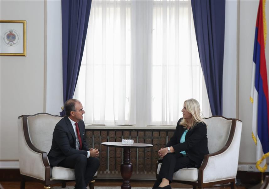 САРАЈЕВО, 11. НОВЕМБРА /СРНА/ - Српски члан Предсједништва БиХ Жељка Цвијановић разговарала је данас са шефом Делегације ЕУ и специјалним представником ЕУ у БиХ Луиђијем Сореком о актуелној политичкој и економској ситуацији у Републици Српској и БиХ.