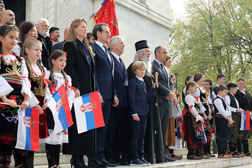 ОПЛЕНАЦ, 11. НОВЕМБРА /СРНА/ - У Задужбини краља Петра Првог на Опленцу данас је свечано обиљежен Дан побједе у Великом рату у присуству чланова краљевске породице Карађорђевић, свештенства и грађана.