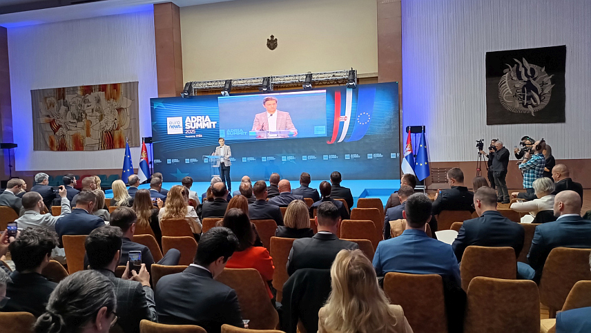 БЕОГРАД, 12. НОВЕМБРА /СРНА/ - Предсједник Скупштине Србије Ана Брнабић на отварању првог "Јуроњуз Адриа самита" у Палати Србија.