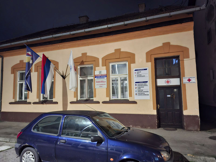 ШАМАЦ, 12. НОВЕМБРА /СРНА/ - Право гласа на пријевременим изборима за предсједника Републике Српске за изборну јединицу Шамац има 15.359 грађана, који ће гласати на 26 бирачких мјеста.