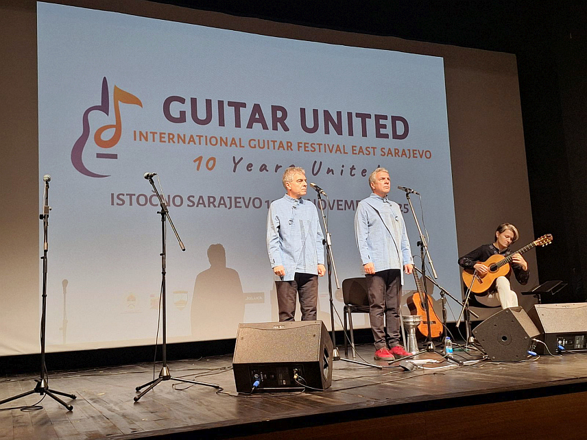 ИСТОЧНО САРАЈЕВО, 12. НОВЕМБРА /СРНА/ - Замјеник директора фестивала Александра Ивановић изјавила је новинарима да ове године имају посебан, слављенички програм са четири вечерња концерта, као и радионице, такмичења и промоције које ће водити најбољи умјетници и педагози.