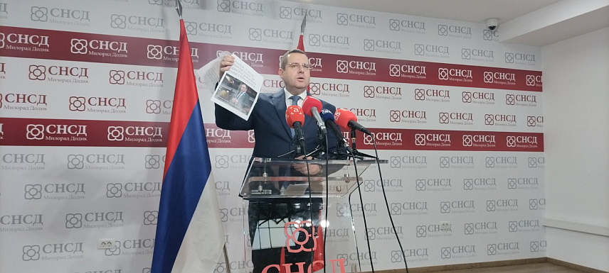 БАЊАЛУКА, 13.НОВЕМБРА /СРНА/ - Портпарол СНСД-а Радован Ковачевић на конферецији за новинаре у Бањалуци.