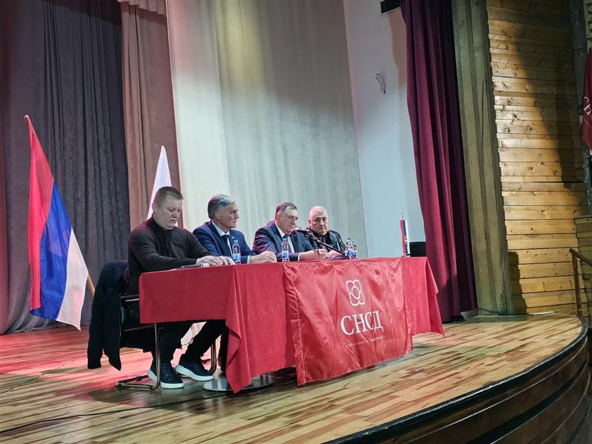 РУДО, 13. НОВЕМБРА /СРНА/ - Предсједник СНСД-а Милорад Додик поручио је вечерас у Рудом да је дошло вријеме да се гласом на изборима пресуди онима који су пресудили њему и да се гласањем за кандидата СНСД-а за предсједника Републике Српске Синишу Карана пресуђује Кристијану Шмиту и сарајевској чаршји.