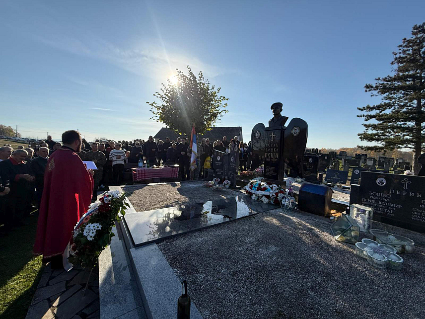 БРЧКО, 14. НОВЕМБРА /СРНА/ - У Ражљеву код Брчког данас је обиљежена 31 година од погибије Бошка Перића Пеше, прослављеног команданта специјалне јединице "Пеша" Прве посавске бригаде Војске Републике Српске /ВРС/.