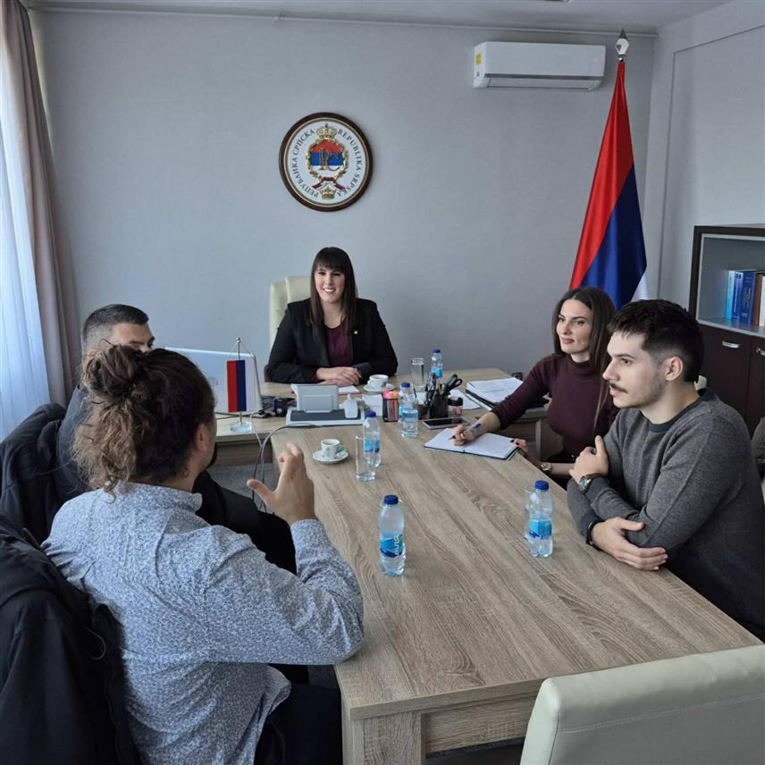 БАЊАЛУКА, 14. НОВЕМБРА /СРНА/ - Директор Центра за једнакост и равноправност полова Републике Српске Маја Векић разговарала је са представницима Удружења грађана "Супербрке" о јачању сарадње у области унапређења здравља мушкараца, с акцентом на њихово репродуктивно и ментално здравље.	
